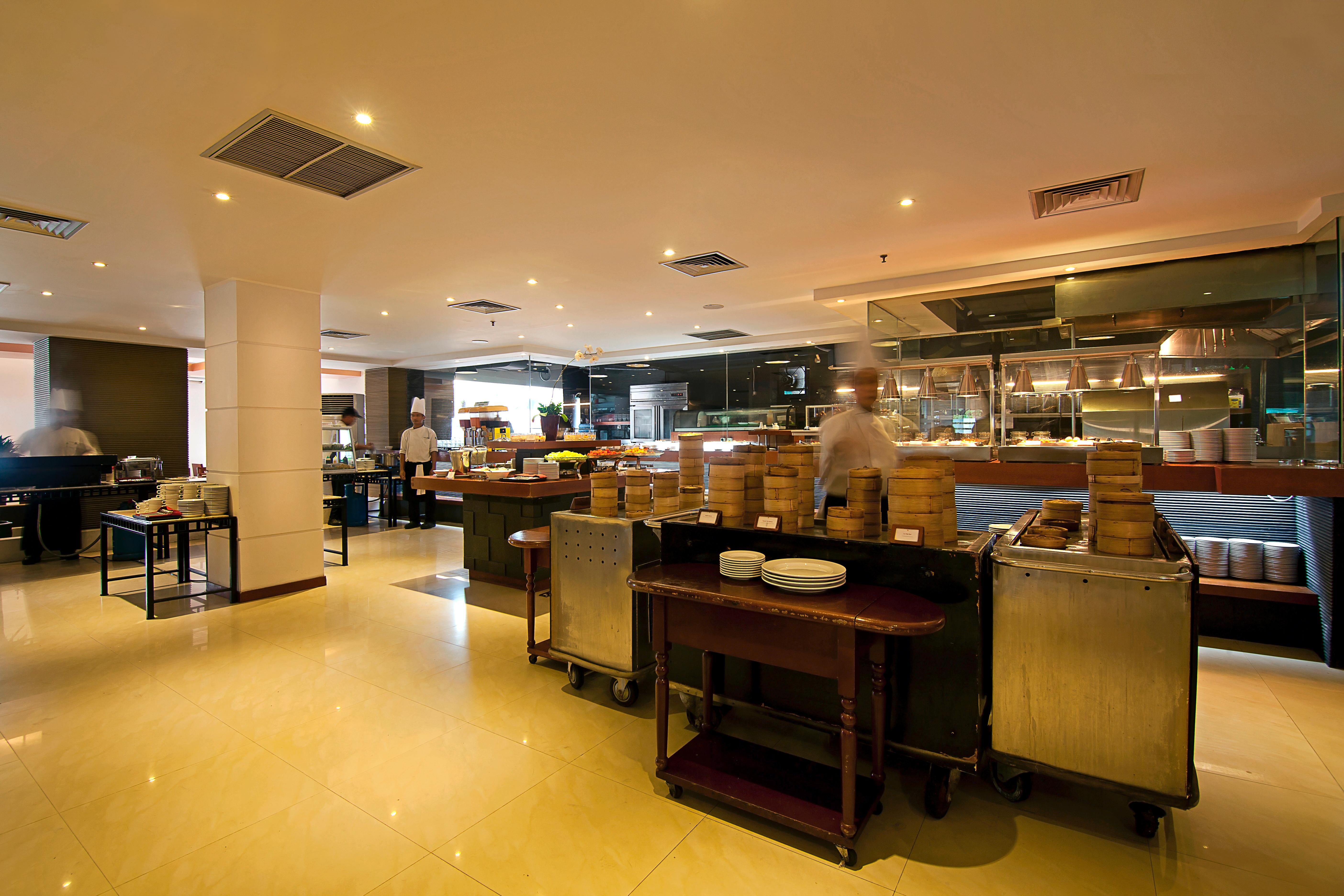 Hotel Redtop & Convention Center 4*